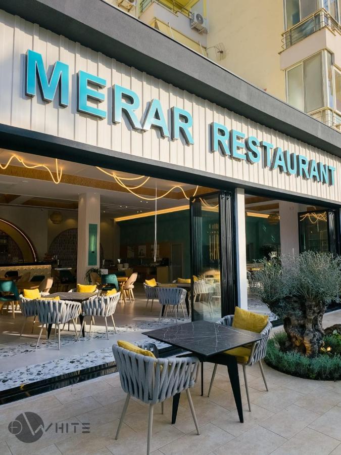 Merar Hotel Golem  Eksteriør billede