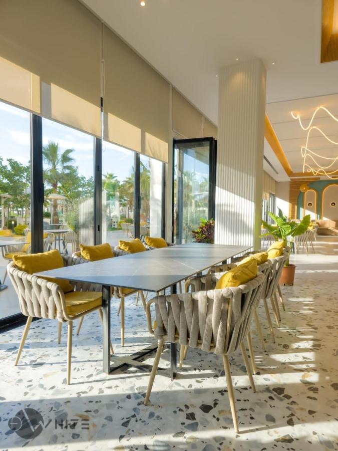 Merar Hotel Golem  Eksteriør billede